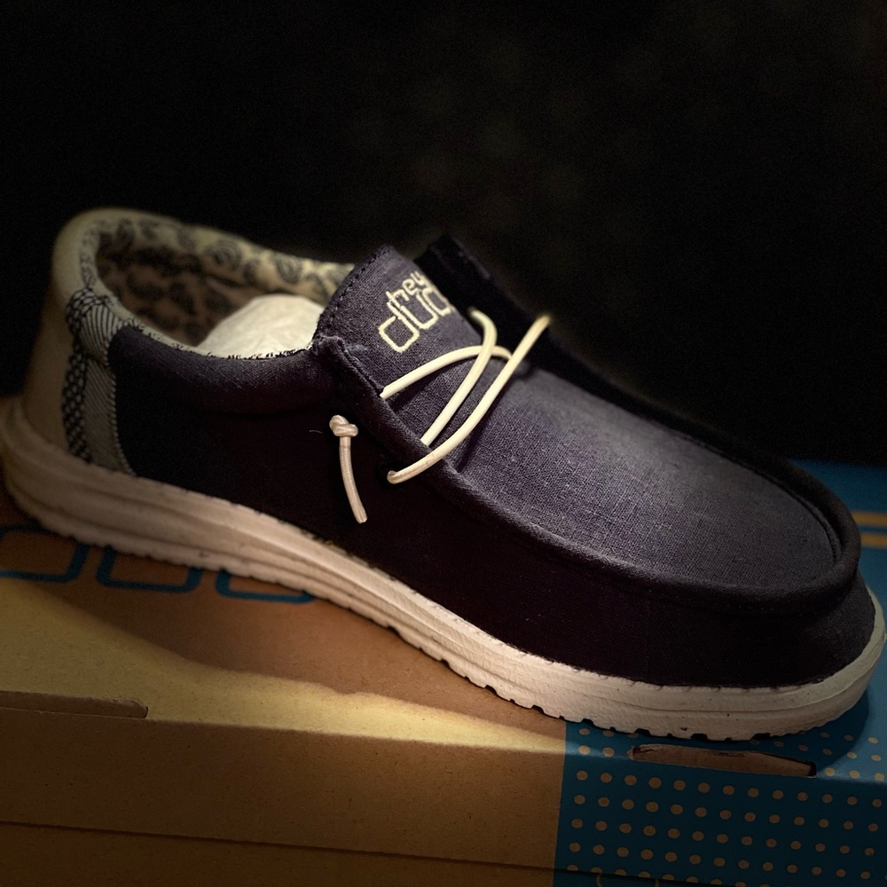 Hey Dude | Navy | Size : Youth 5 Ladies 6